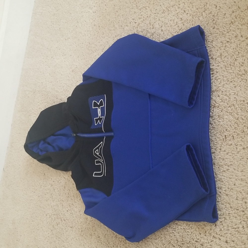 Loose blue and black coldgear under Armor.Size YSM